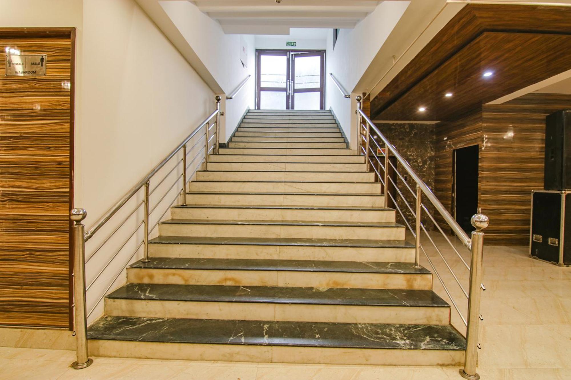 Fabhotel Prime The Rivlet Mg Road Gurgaon Exterior foto
